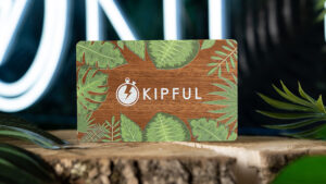 carte de visite connectée en bois