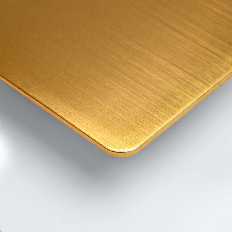 METAL_BROSSE_DORE_ANGLE